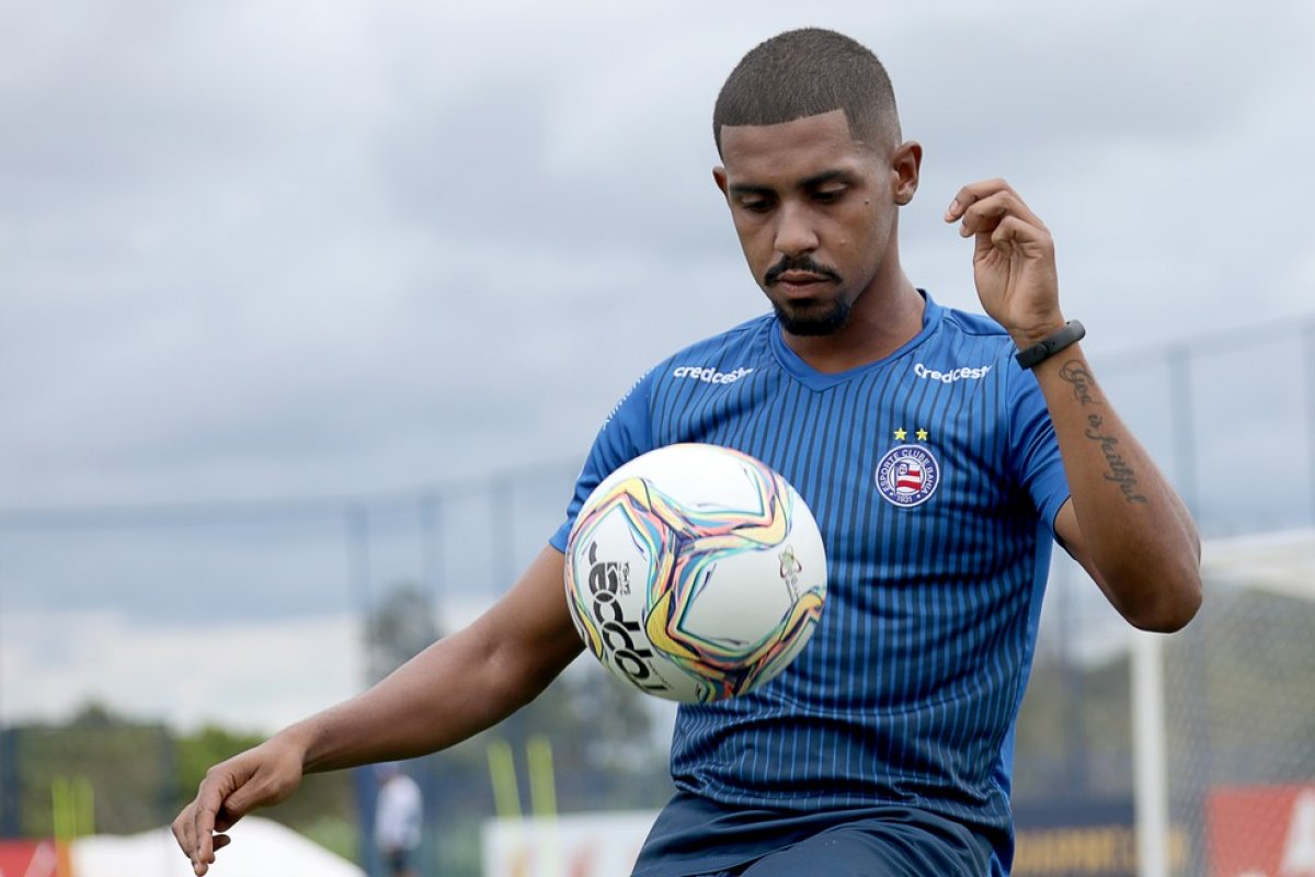 Bahia analisa prorrogar o vínculo de contrato com o meia Ramon