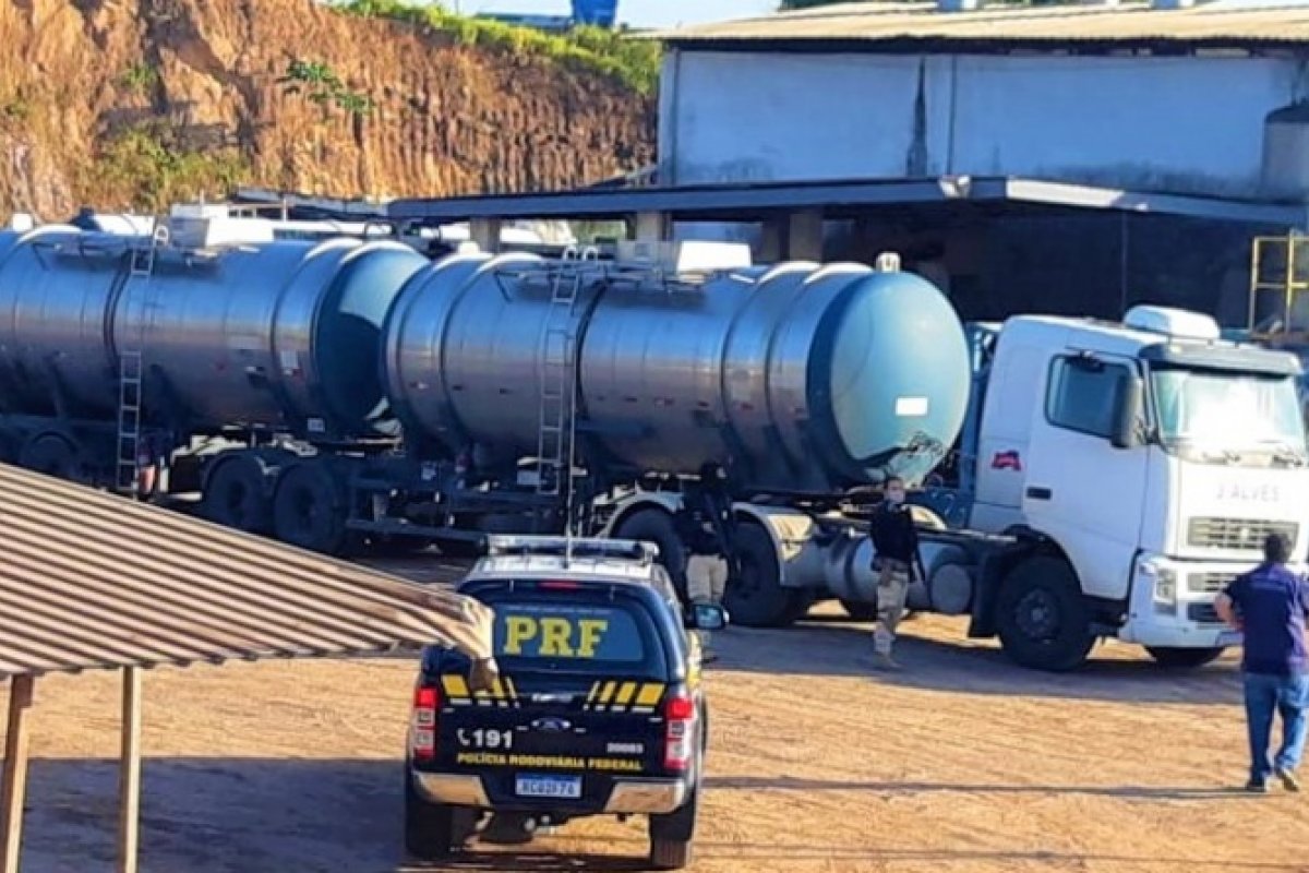 PRF-BA participa de operação para combater grupo responsável por adulteração de combustível