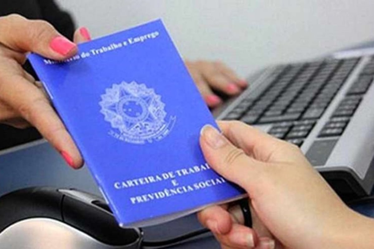 Expectativa de contratação para o Natal aponta queda de 19,7%, diz CNC