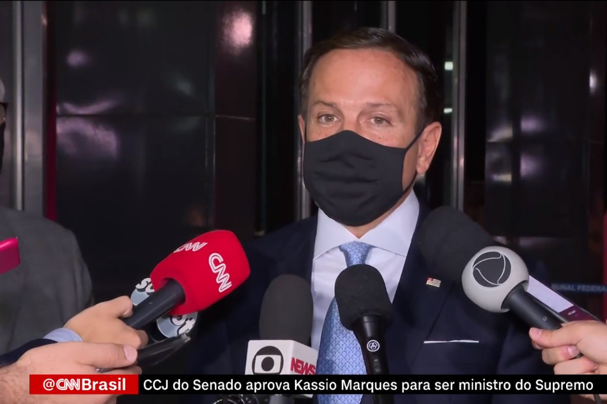 "Vamos esperar 48 horas", avisa Dória sobre recuo de Bolsonaro sobre vacina chinesa