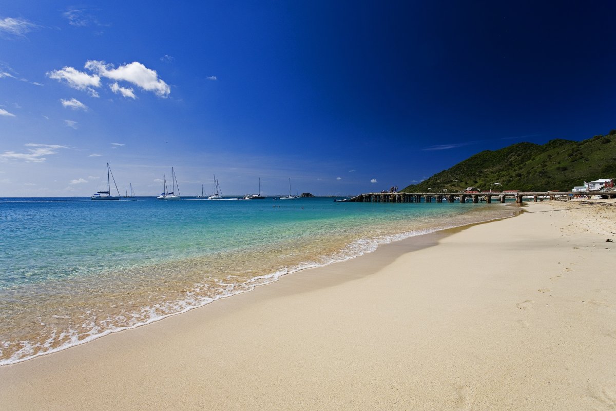 Saint-Martin volta a receber turistas brasileiros após isolamento