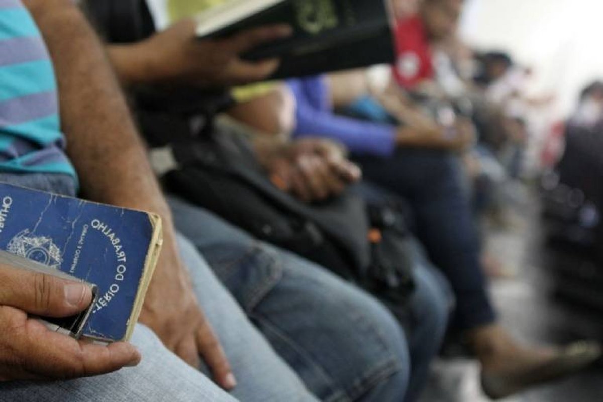 Desemprego no Brasil registra queda no mês de junho