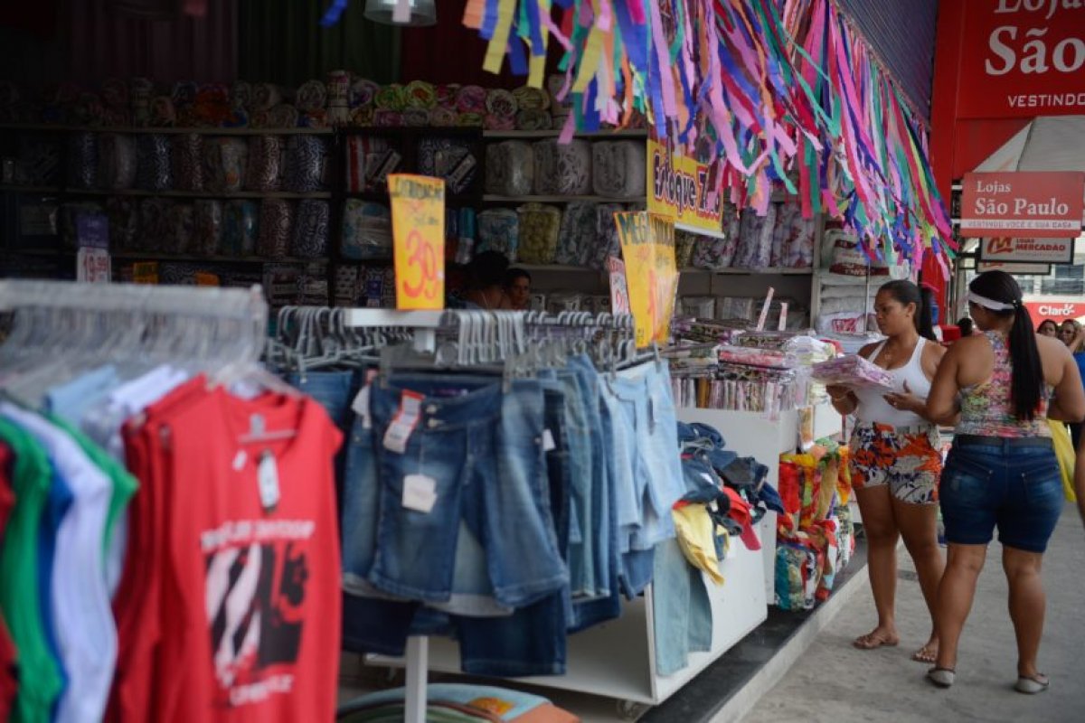 Confiança do comércio cresce em outubro e atinge melhor patamar após seis meses