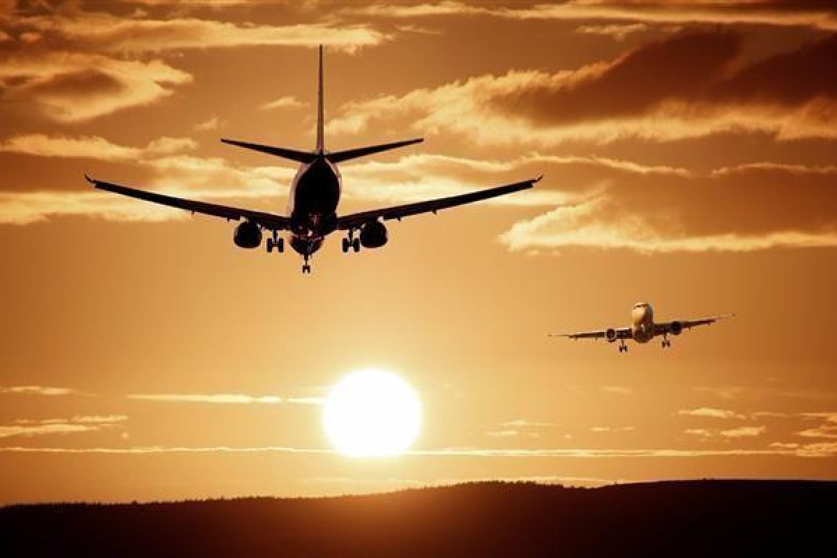 OMS afirma que risco de contrair Covid-19 em aviões é "muito baixo"