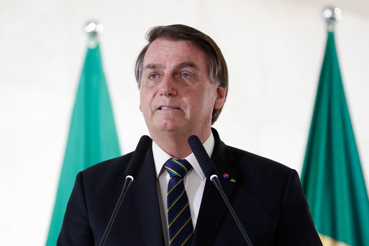 Bolsonaro divulga lista de embaixadas fechadas pelo governo em 2020