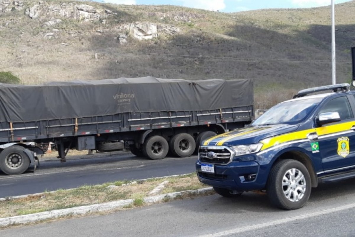 Semirreboque com sinais de adulteração é apreendido na BR 116