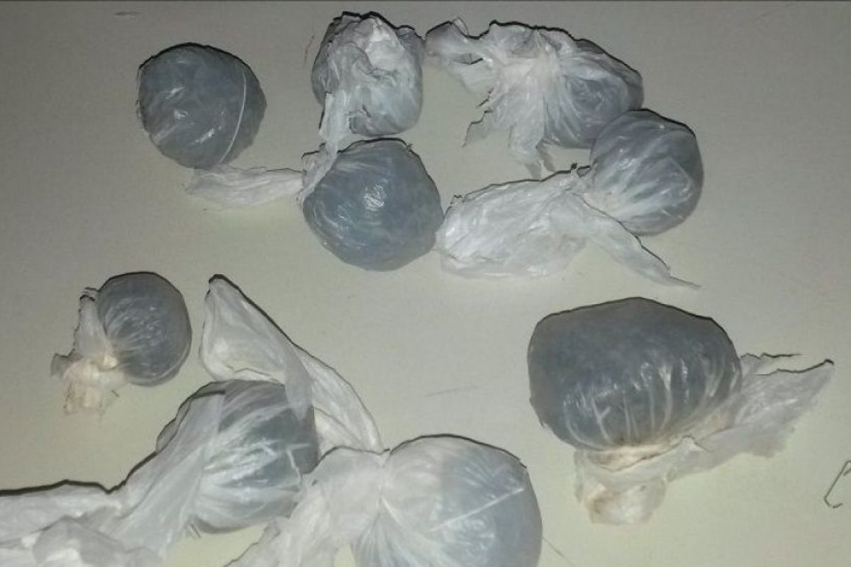 Polícia prende homem com drogas em Periperi, Subúrbio Ferroviário de Salvador