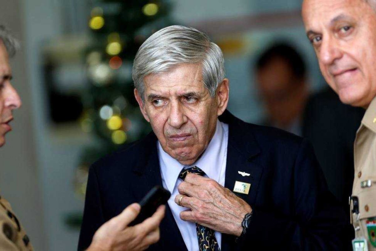 GSI não tomou conhecimento de denúncia do caso Queiroz de 'maneira informal'