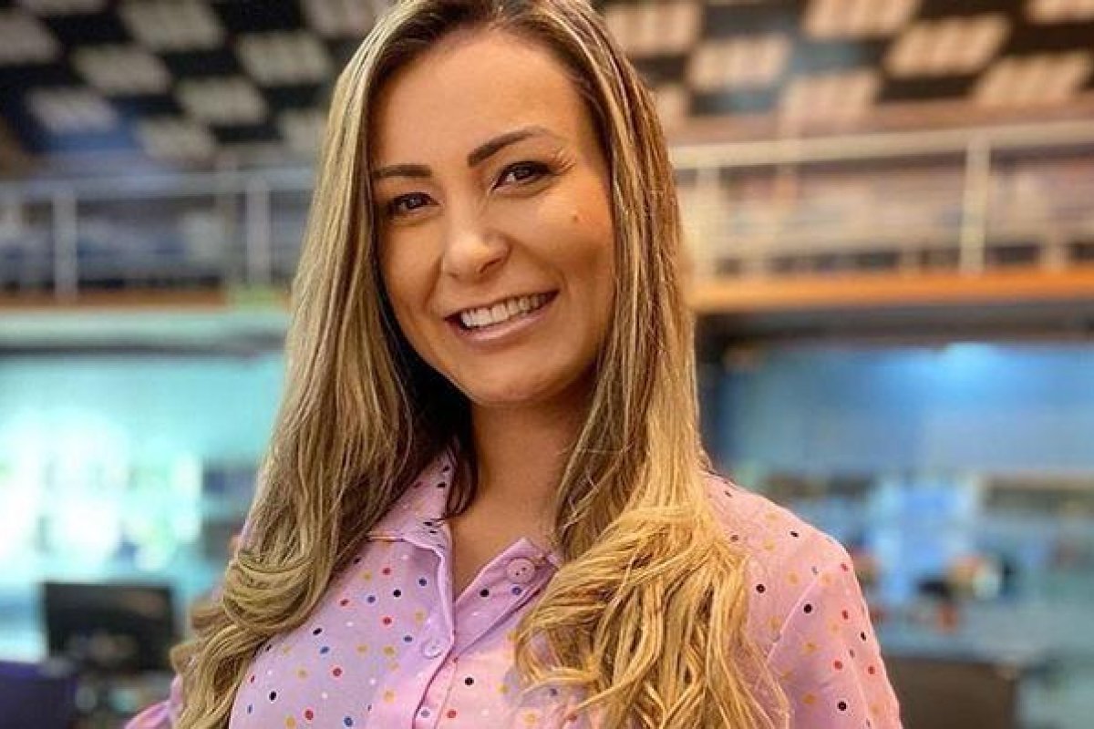 Andressa Urach deixa cargo na Igreja Universal e repagina o visual