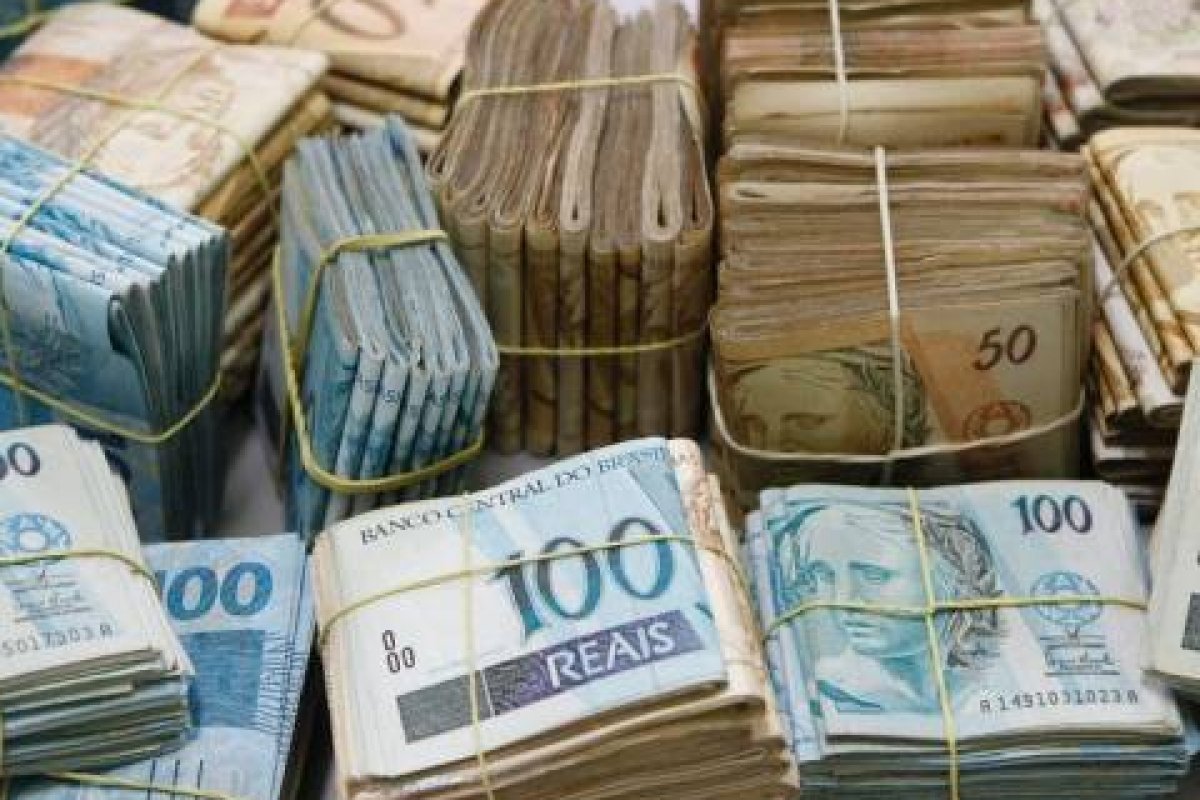 Em dinheiro vivo e até na cueca, em 15 anos, PF já apreendeu mais de R$ 63 milhões com políticos