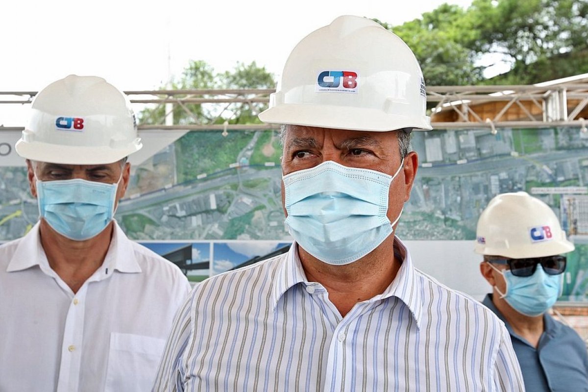 Ensino superior deve ser o primeiro a retomar aulas, afirma Rui