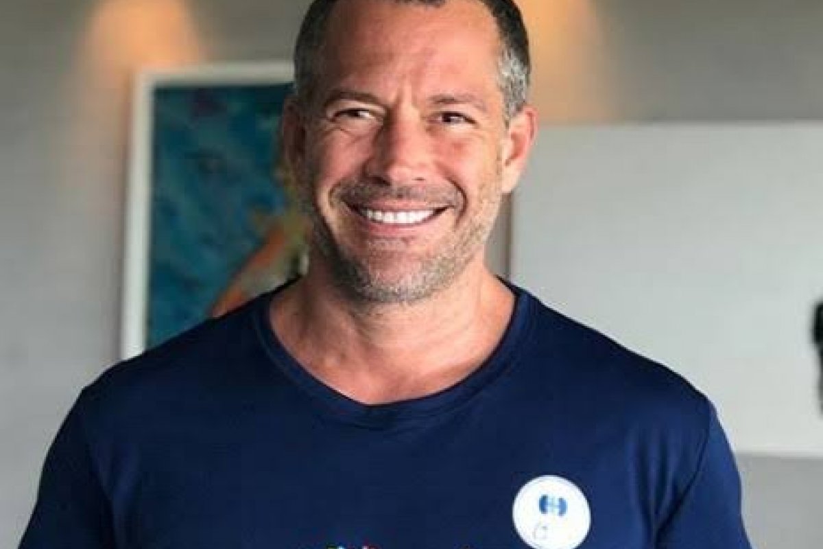 Ator Malvino Salvador testa positivo para Covid-19