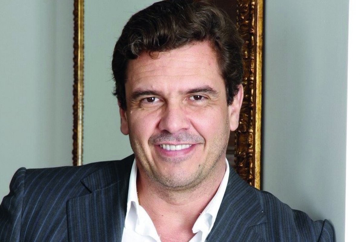 Garoto de Ouro de Silvio Santos, Lásaro do Carmo, lança livro sobre empresas e negócios