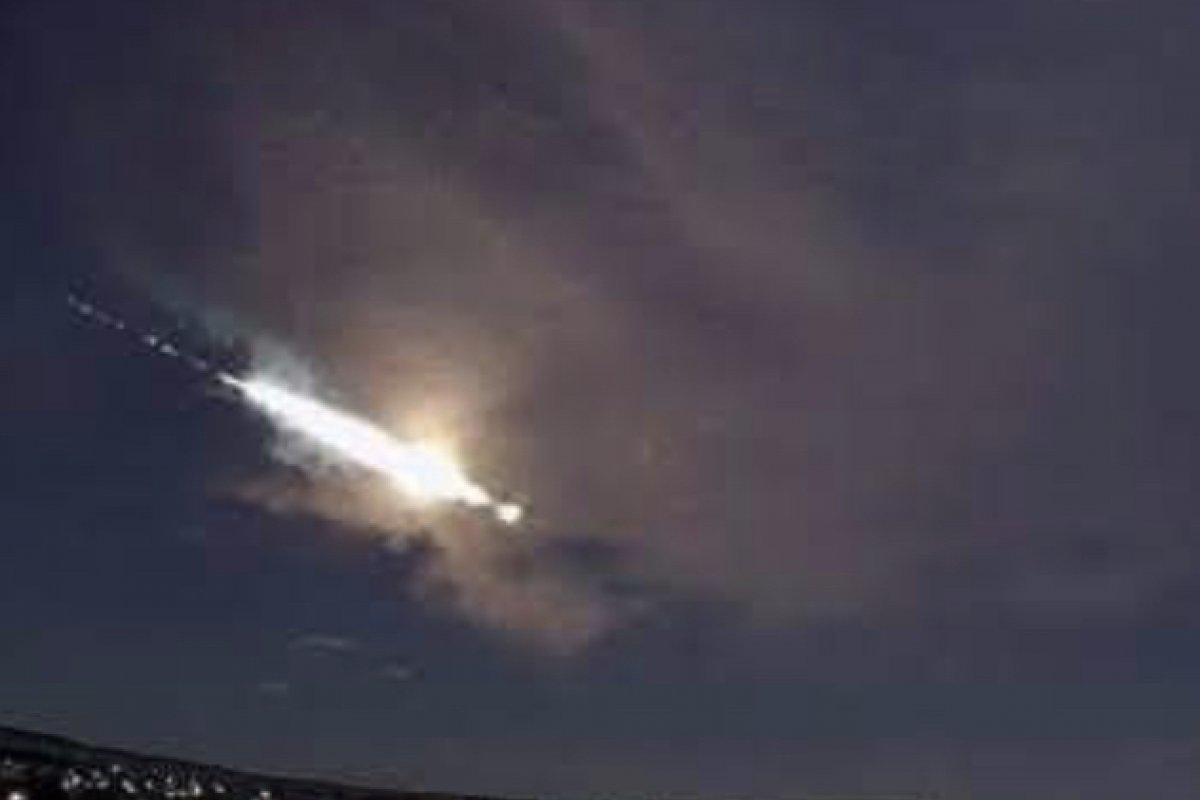 Passagem de meteoro é vista em cidades do interior da Bahia