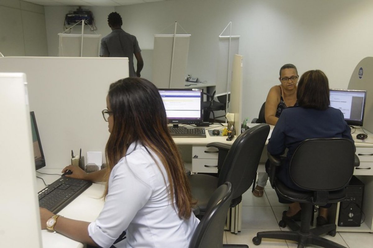 Decreto prorroga suspensão do recadastramento de aposentados e pensionistas até final de novembro