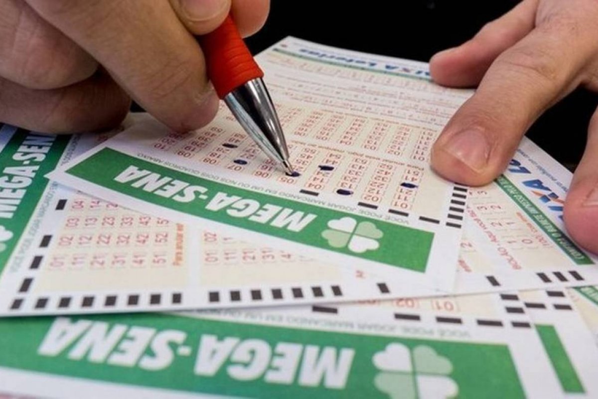 Mega-Sena acumula e pode pagar R$ 26 milhões