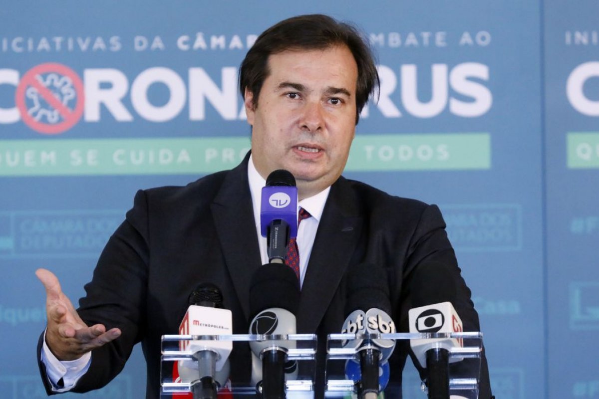 Rodrigo Maia diz que problemas pontuais na Constituição Federal não demandam mudança em todo o texto