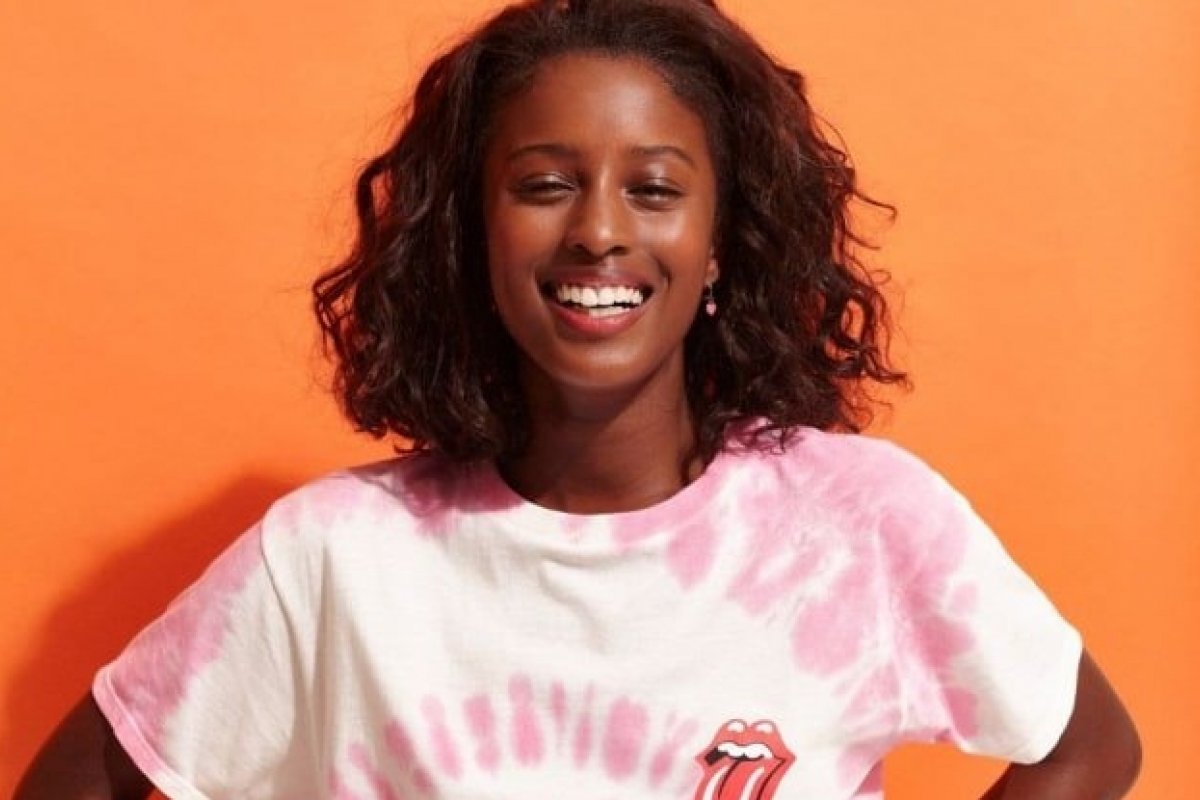 C&A lança coleção em parceria com a Triya inspirada nos anos 60