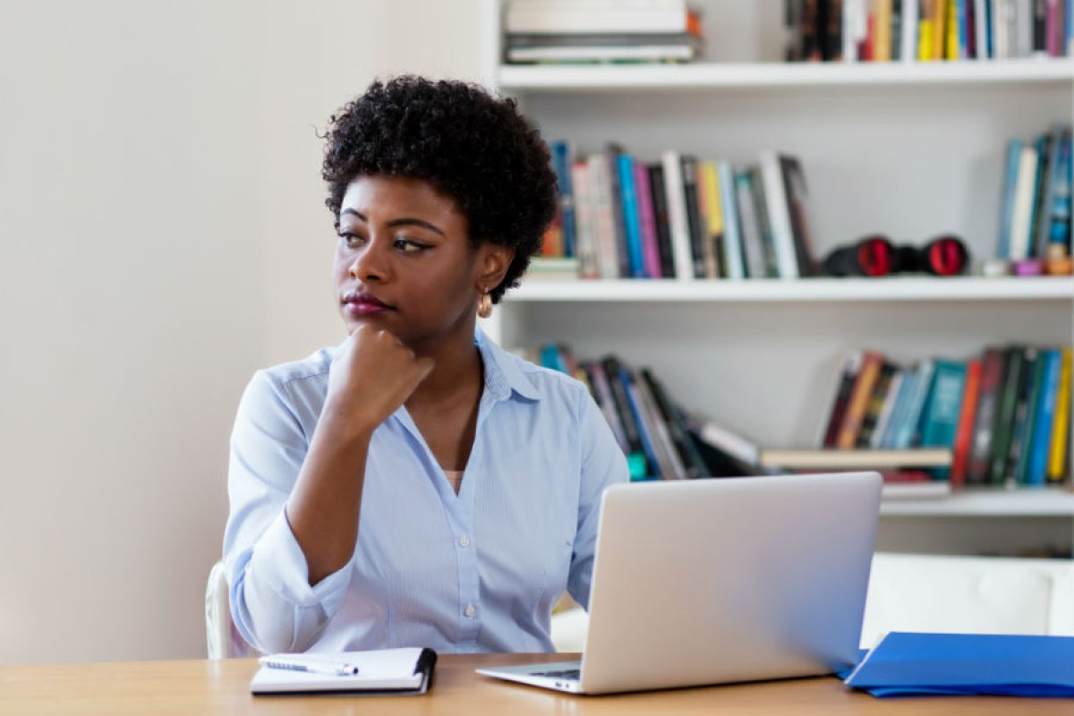 Pesquisa mostra que 24% das empresas não têm funcionárias negras
