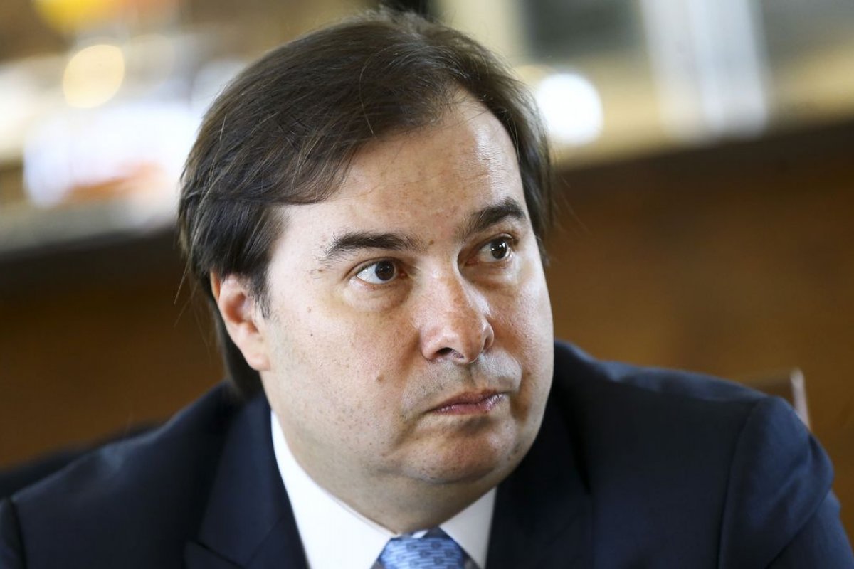 Votação do Renda Cidadã em 2020 depende de solução para questão fiscal, diz Maia