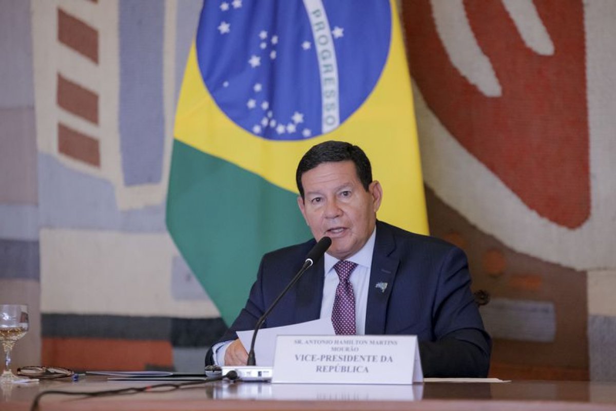 Vice-Presidente, Hamilton Mourão diz que pebliscito para uma nova Constituição não é prioridade no governo