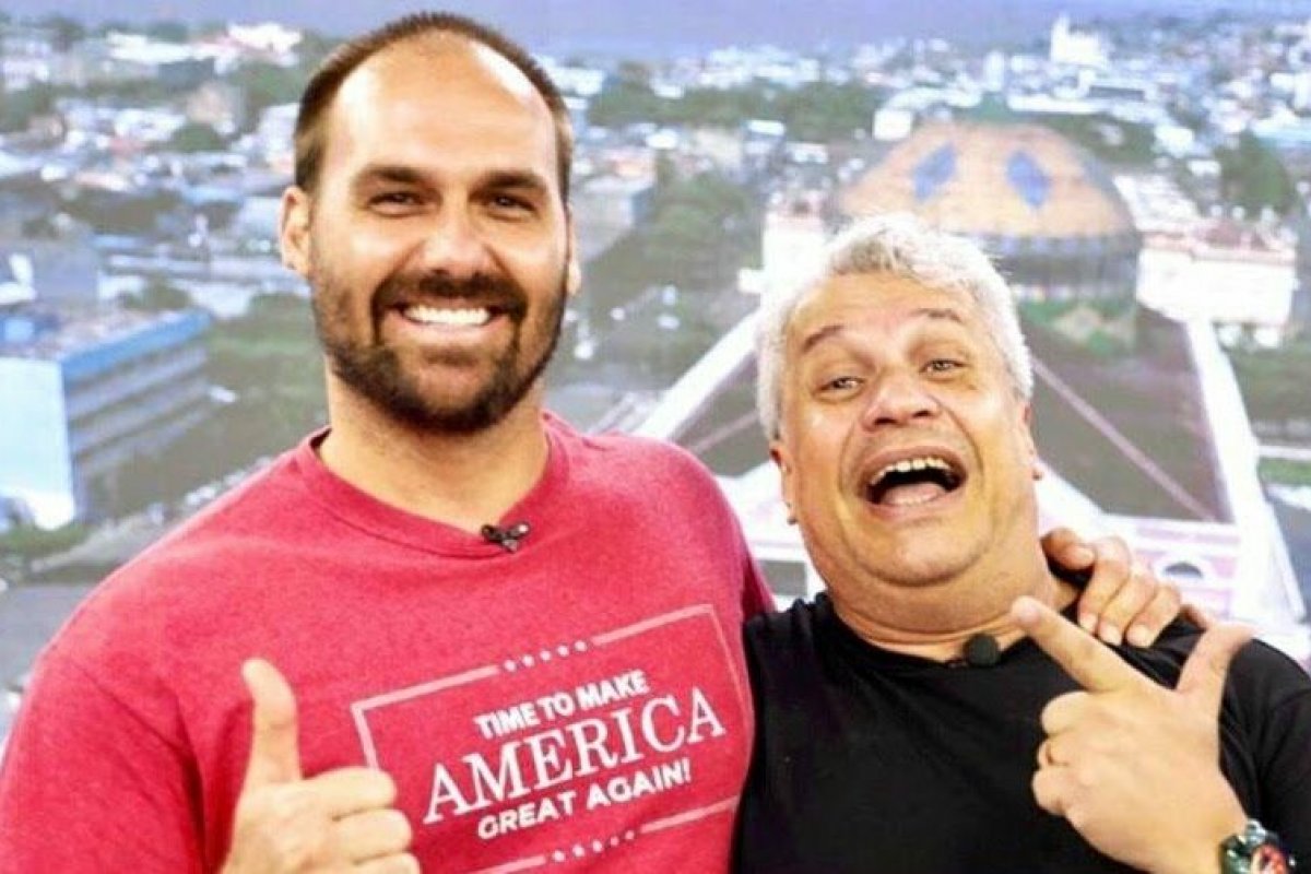 Em rede social, Eduardo Bolsonaro defende Sikera Jr. e associa imagem de Xuxa a pedofilia