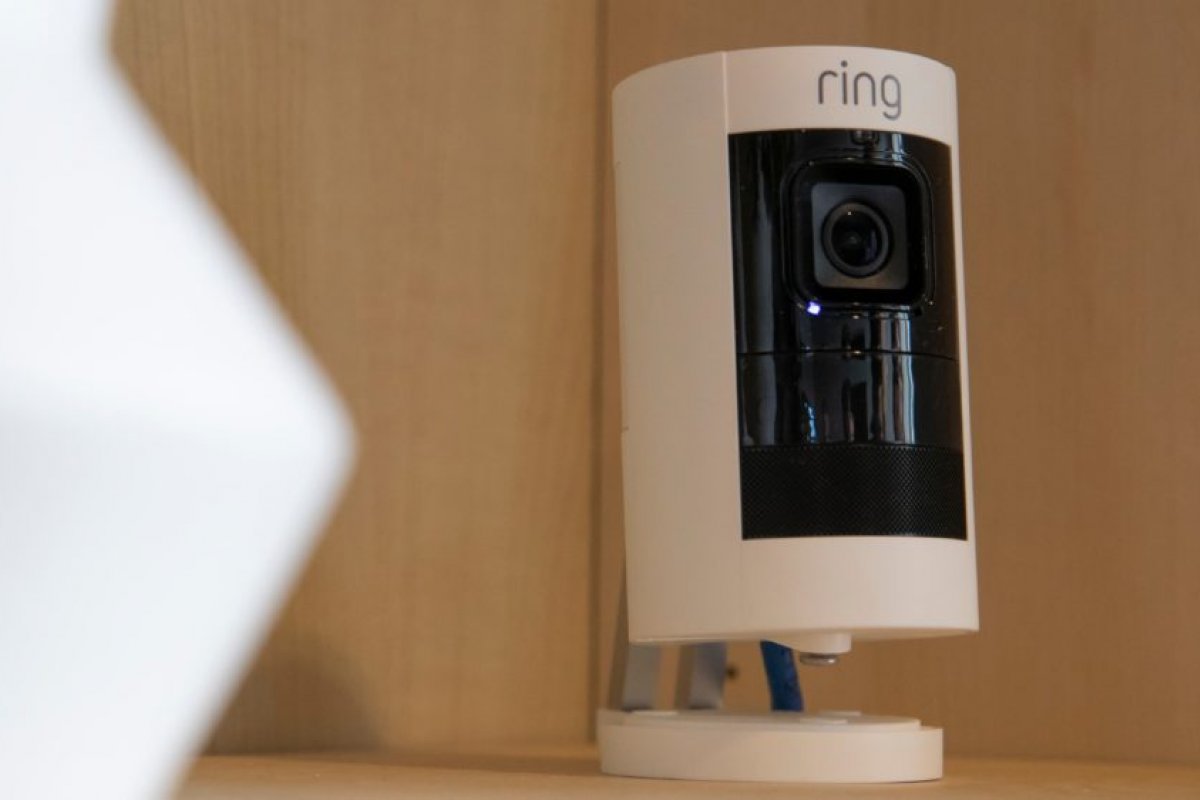 Imagens de câmeras de segurança hackeadas vão parar em sites pornô