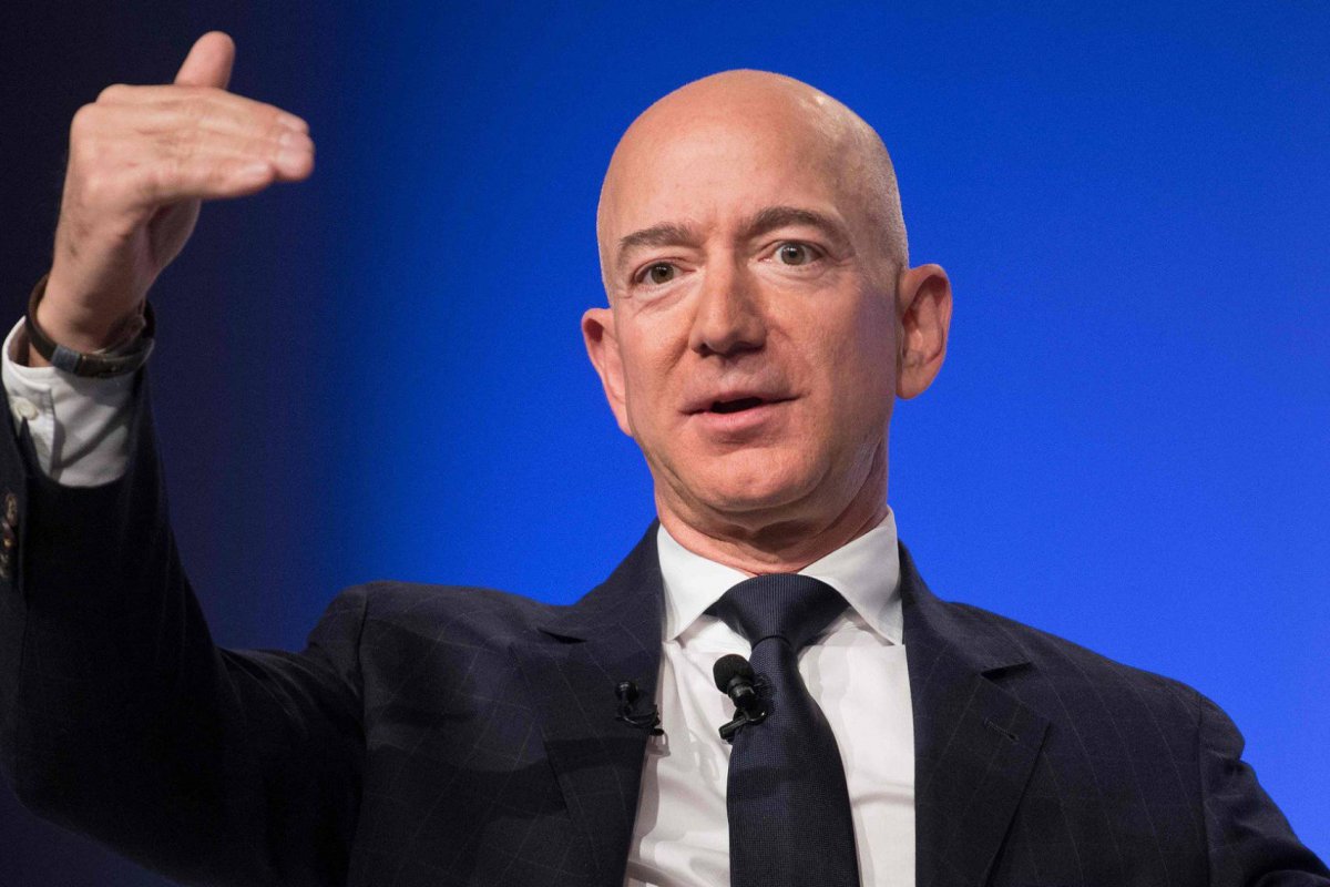 Jeff Bezos vende ações da Amazon