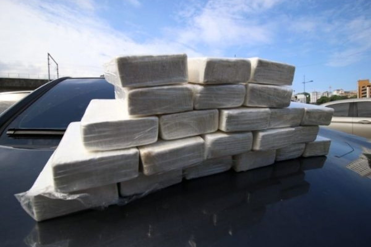 Polícia apreende meio milhão de reais em cocaína pura na Bonocô