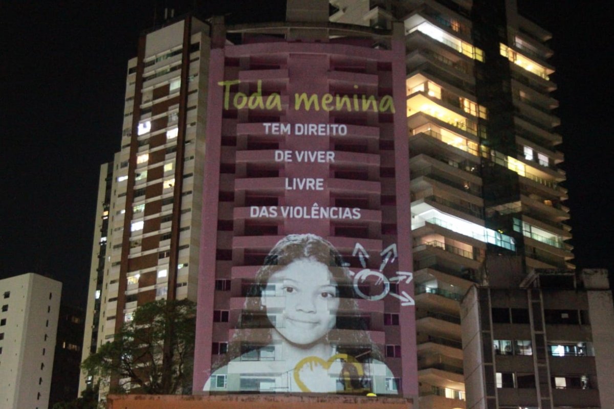 Fundo de População da ONU reproduz recomendações para direitos das meninas em prédio de Salvador