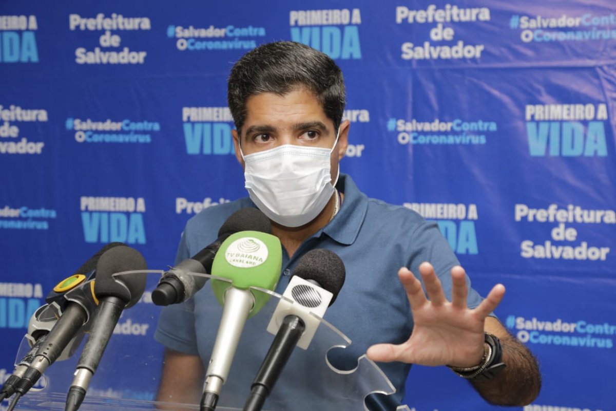 "Faculdades decidem se voltam ou mantem ensino a distância", diz Neto