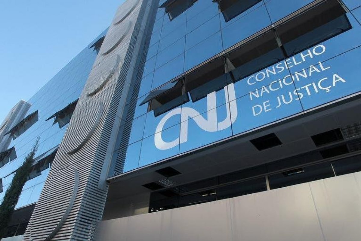 Filho de ministro do STJ, indicado a vaga de R$ 37 mil, não detalha experiência profissional e acadêmica