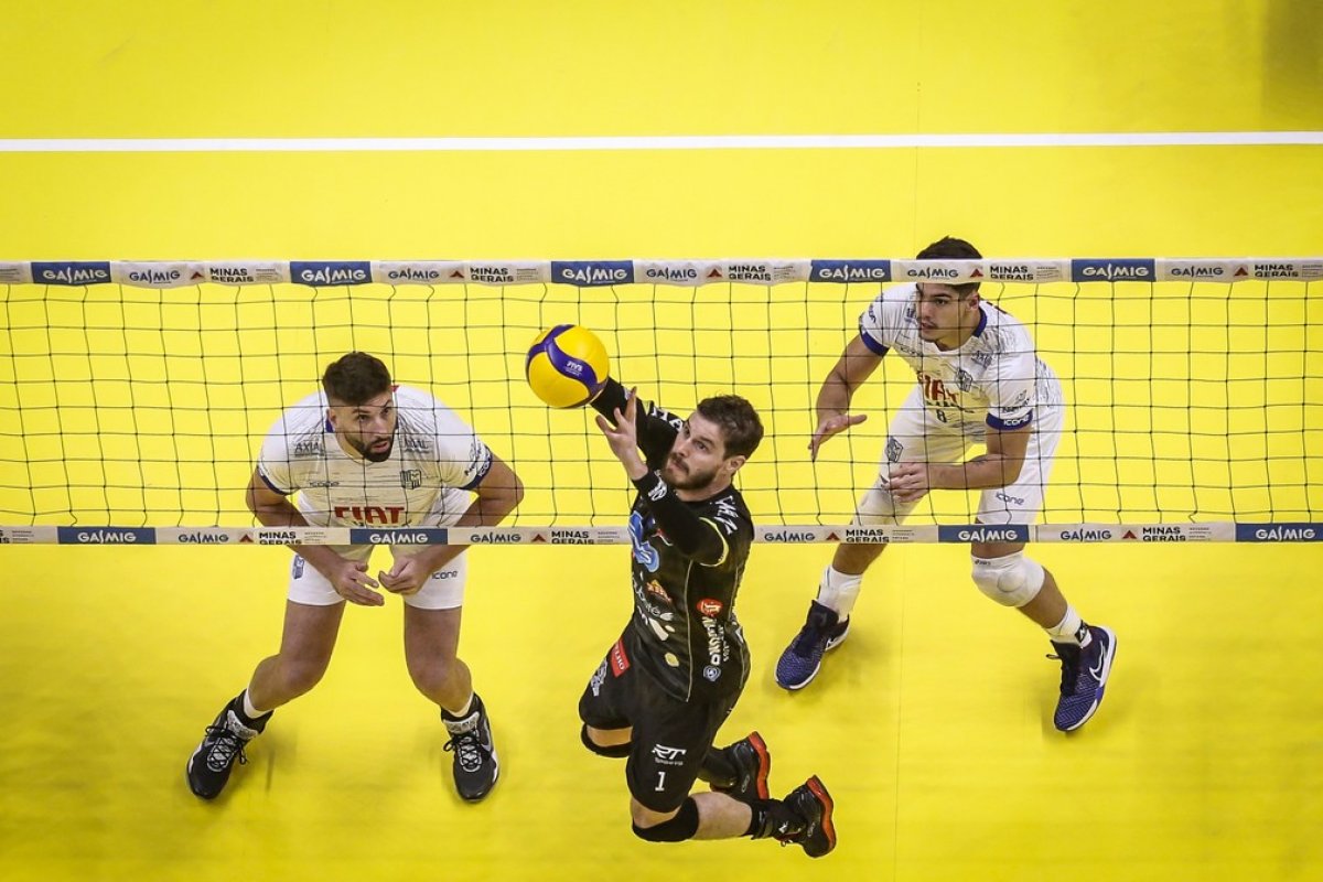 Superliga Masculina terá início neste sábado (31) e reúne craques e candidatos a revelação