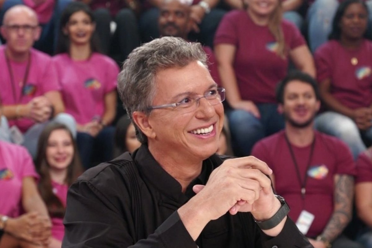 'The Voice Brasil': Boninho anuncia técnicos da versão sênior do programa