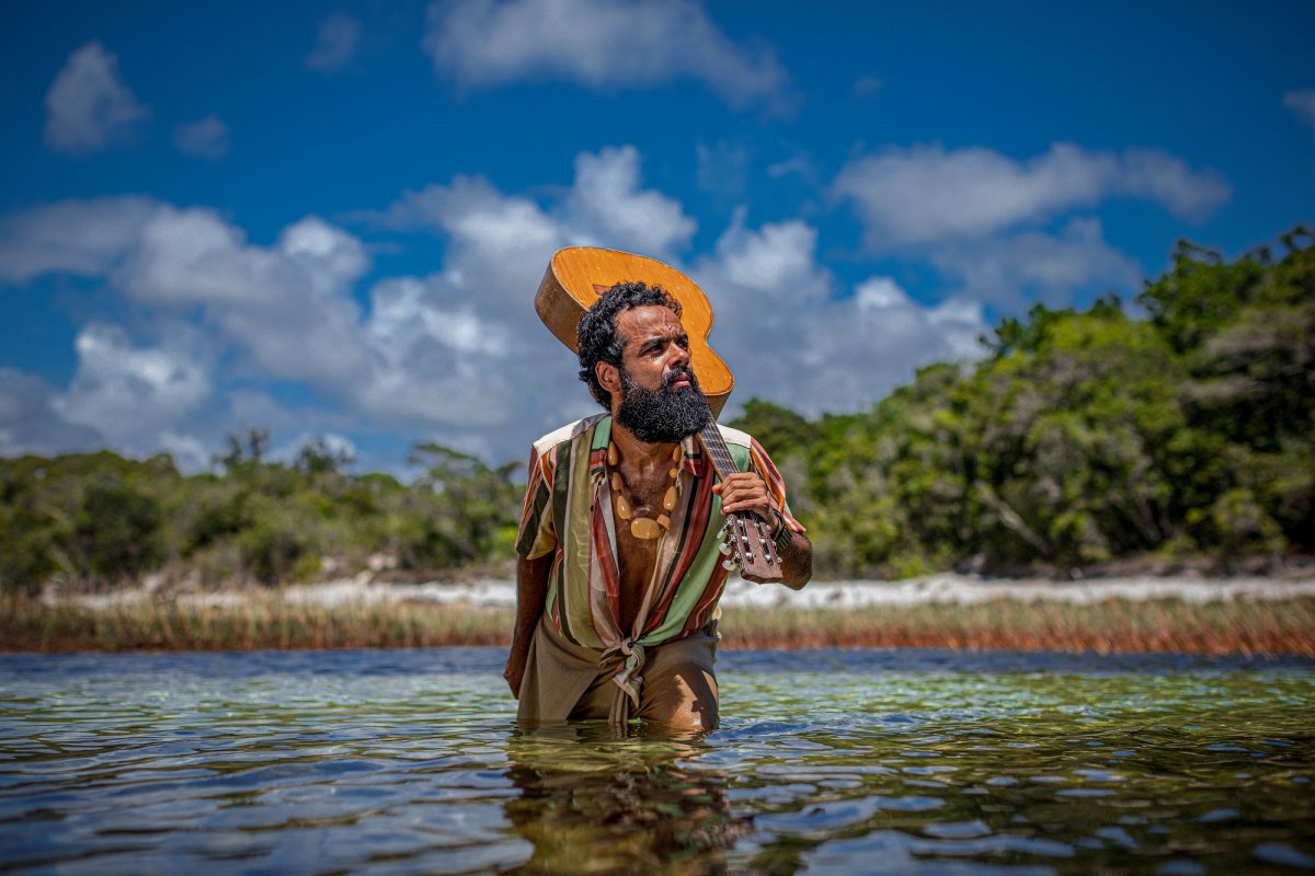 Julico traz pluralidade da música brasileira no primeiro álbum solo