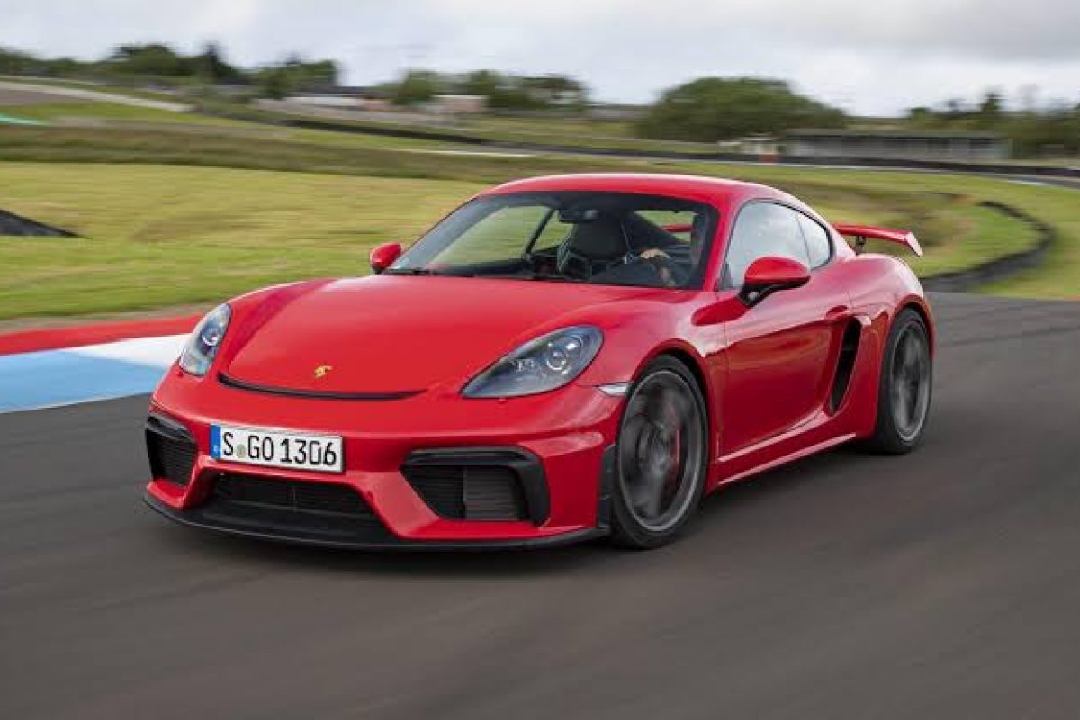 Porsche 718 Cayman e Spyder chegam por R$ 550 mil