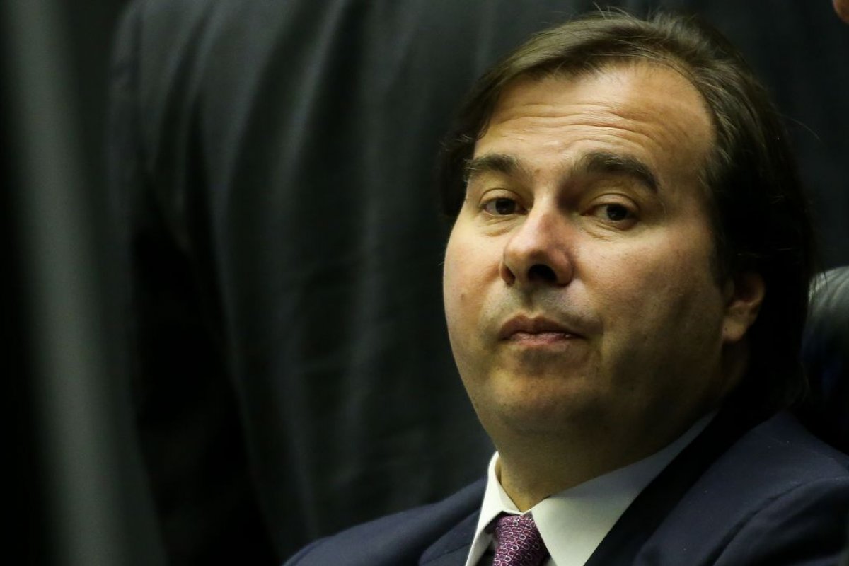 Inquérito contra Rodrigo Maia sobre corrupção é reaberto por Aras