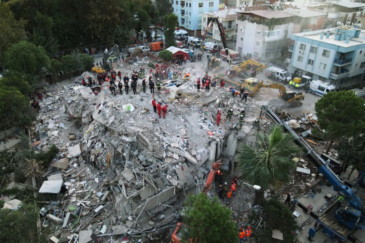 Terremoto no Mar Egeu: equipes buscam sobreviventes em escombros