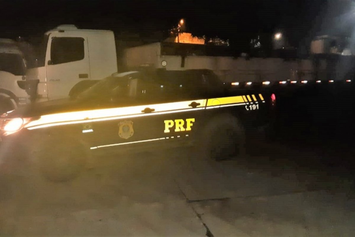 Veículo adulterado é apreendido pela PRF em trecho da BR 101, na Bahia