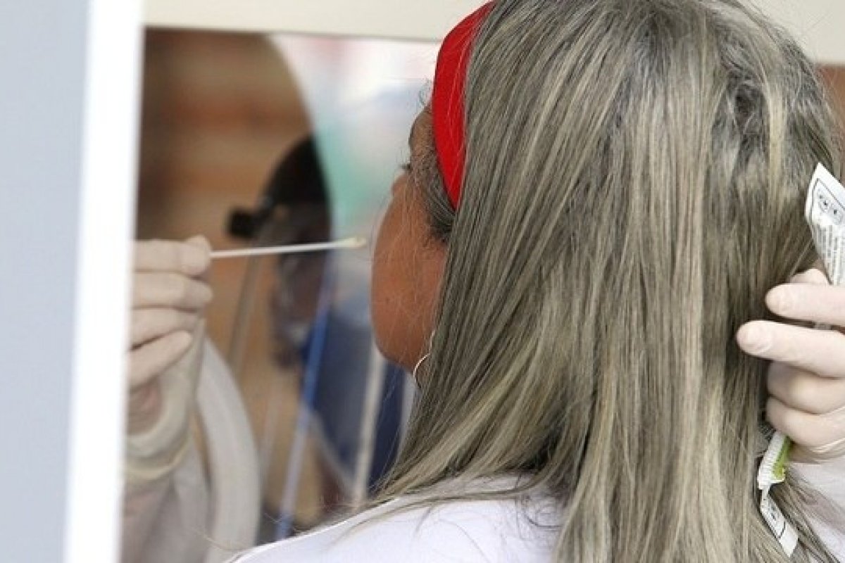 Testes de Covid-19 devem ter papel fundamental nas viagens internacionais