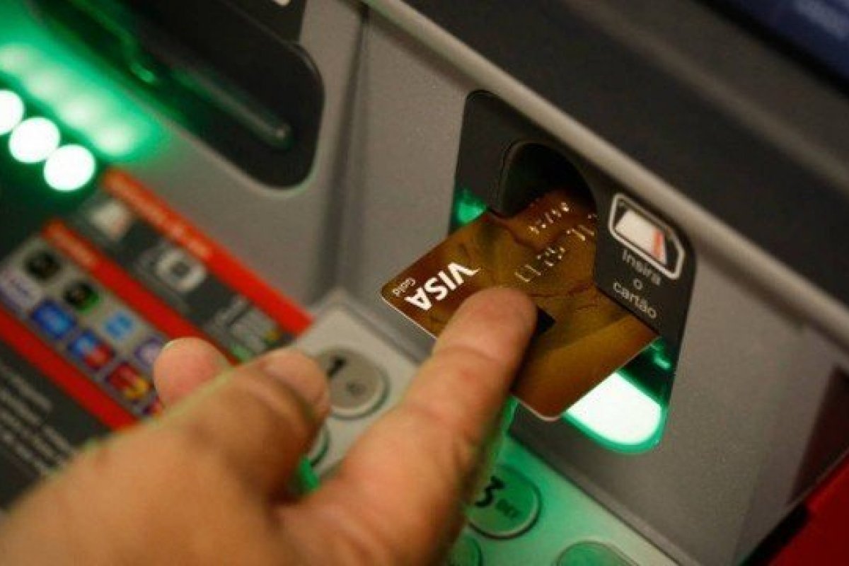 Fraudes com cartões de crédito e débito dobram durante a pandemia