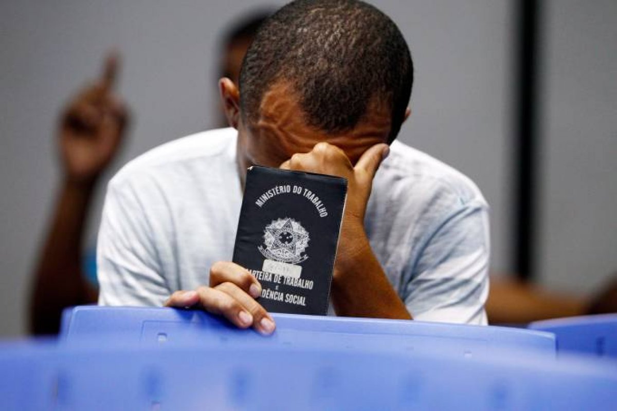 Elevação do desemprego entre jovens brasileiros bate recorde