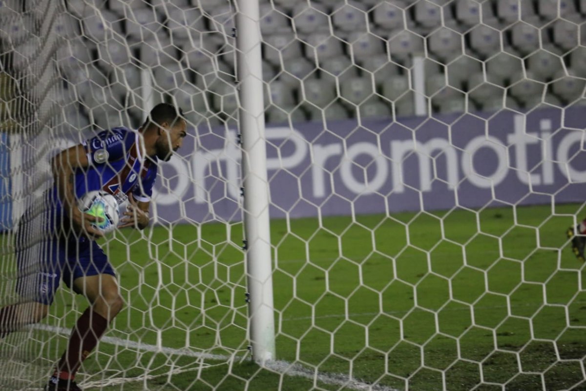 No encerramento do turno, Bahia é derrotado pelo Santos fora de casa pelo Brasileirão