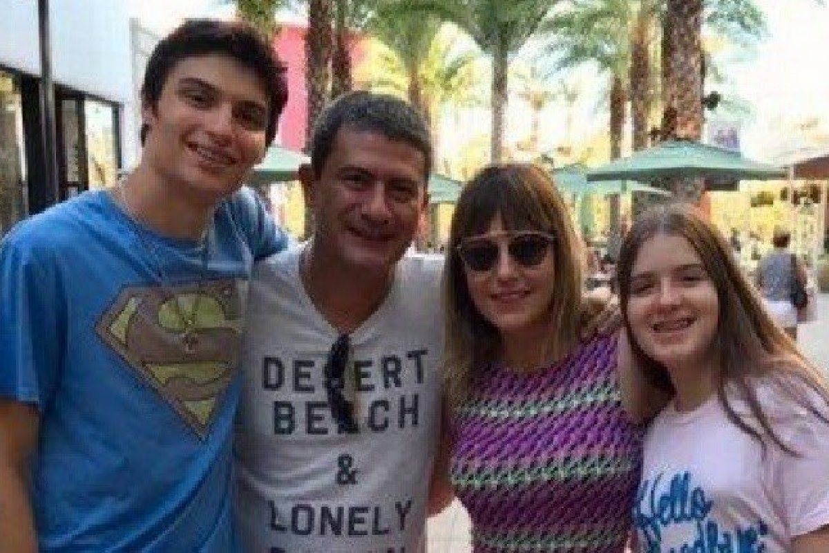 Tristeza: Filha de Tom Veiga faz aniversário de 15 anos neste domingo, dia em que o intérprete de Louro José foi encontrado morto