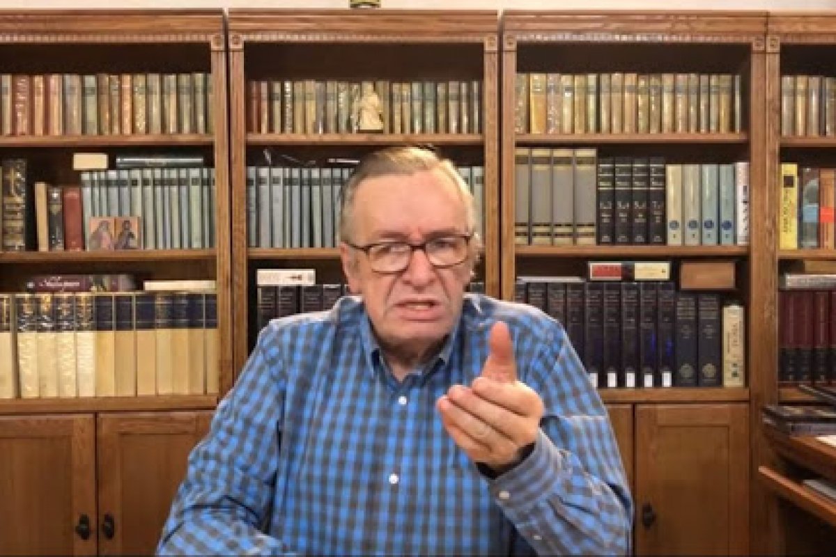 Olavo de Carvalho recorre de decisão sobre indenização a Caetano Veloso