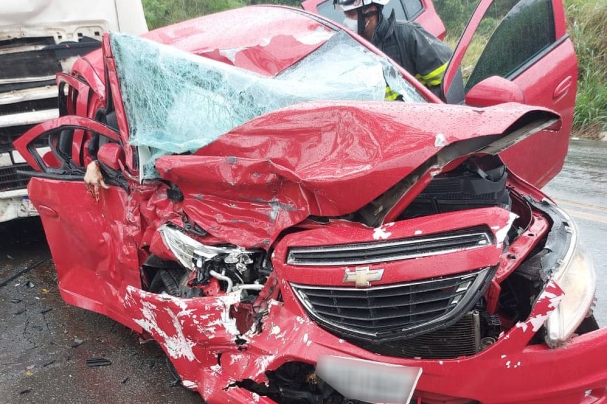 Acidente deixa duas mulheres mortas e uma ferida no sul da Bahia