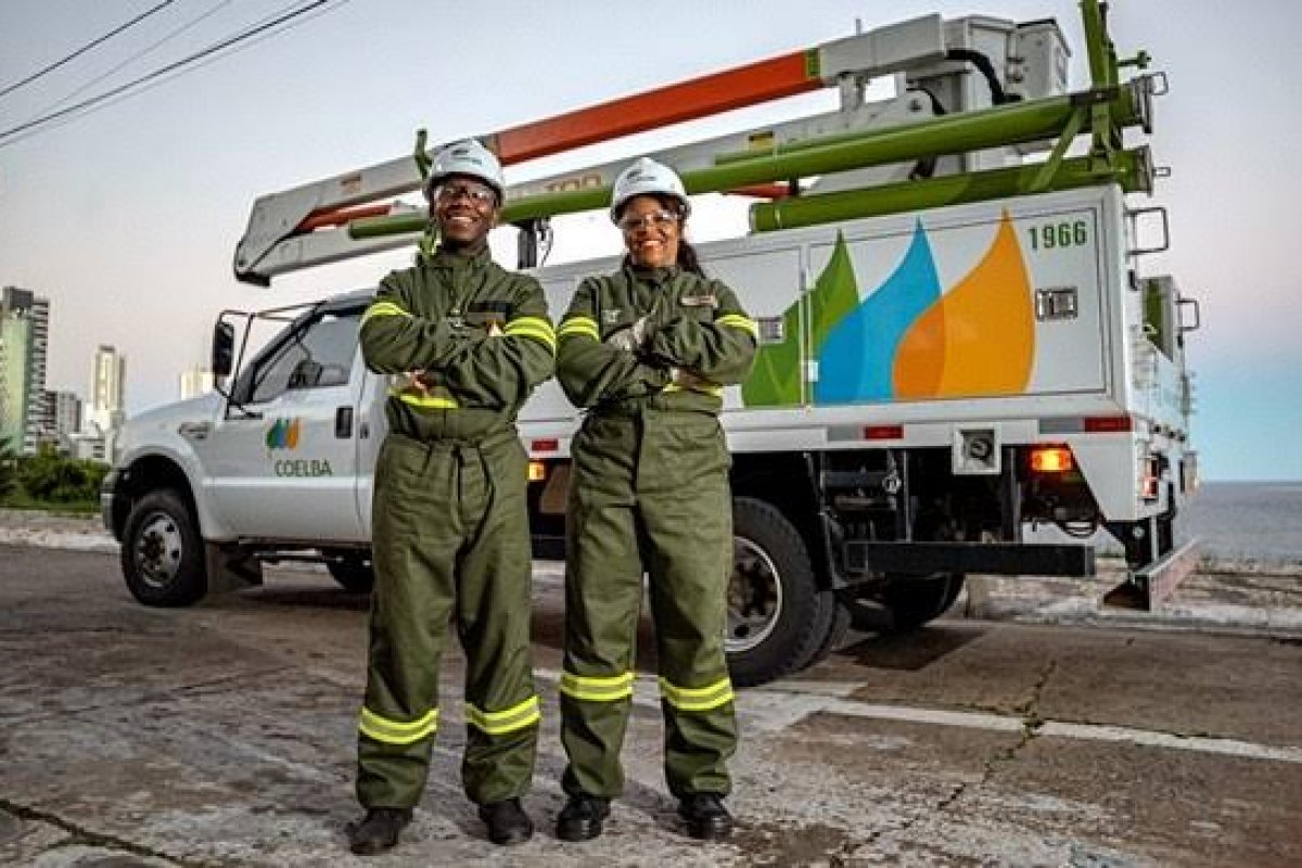 Detran-BA e Coelba oferecem CNH gratuita a mulheres que desejam ser eletricistas
