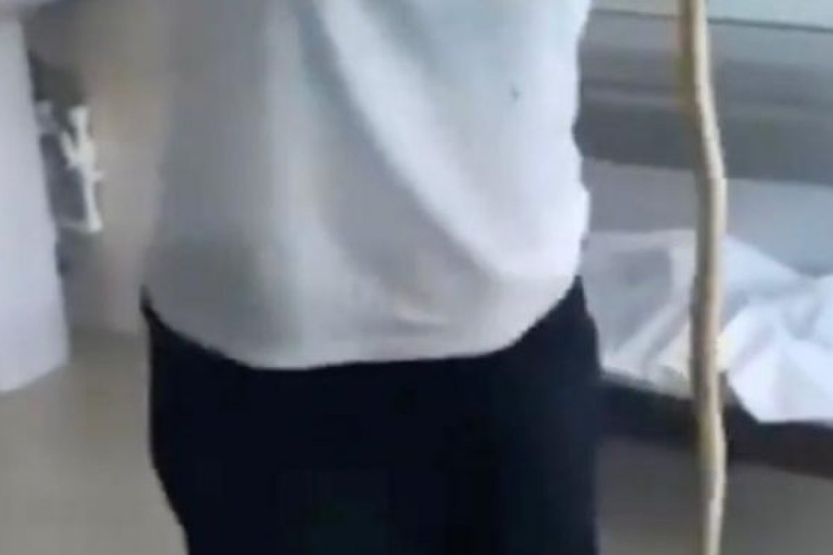 Vídeo: Após dormir no quintal, mulher acorda com cobra dentro do estômago