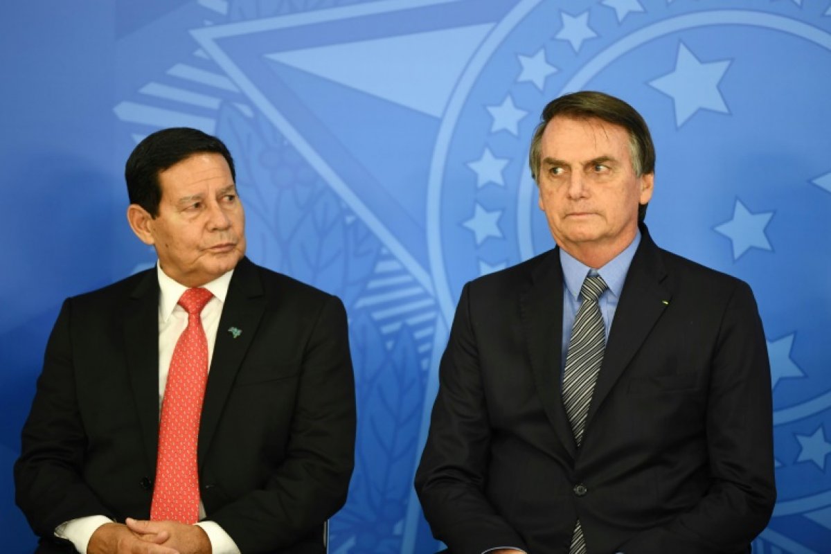 Mourão contraria Bolsonaro e cita "mudança pontual" na relação com Brasil caso Biden seja eleito nos EUA