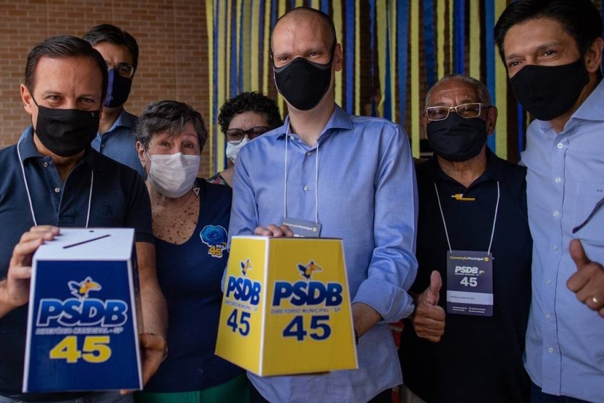 Candidatos à frente nas pesquisas ganham mais verbas do fundo eleitoral